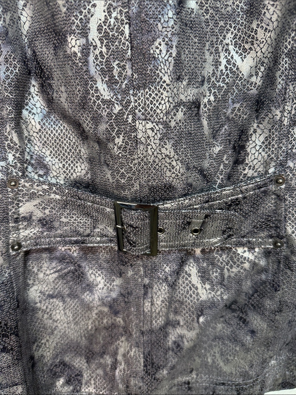 Chico's gray/silver snakeskin animal print moto embossed jacket size 2-Medium - Picture 3 of 8